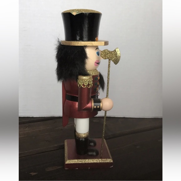 Pier 1  Knight Of The Round Table Embellished Wooden Nutcracker Christmas Decor - Picture 3 of 11